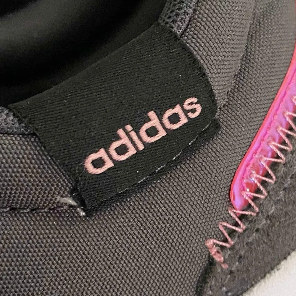 Adidas Sneakers